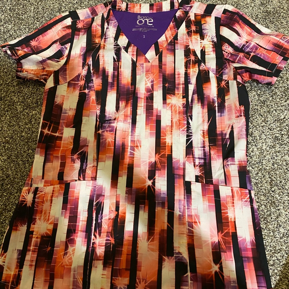 Small scrub top